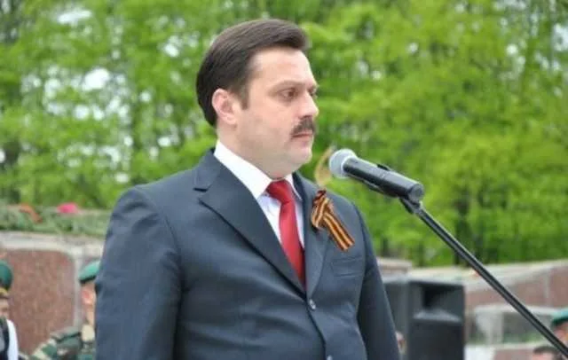 Андрей Деркач: Осиное гнездо в СБУ вскрыто: названы имена главных дерибанщиков – From-UA: Новини України