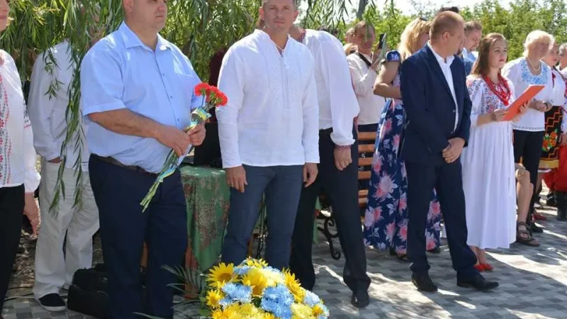 Ігор Молоток відкрив пам’ятник Пантелеймону Кулішу у селищі Вороніж (ФОТО) – From-UA: Новини України