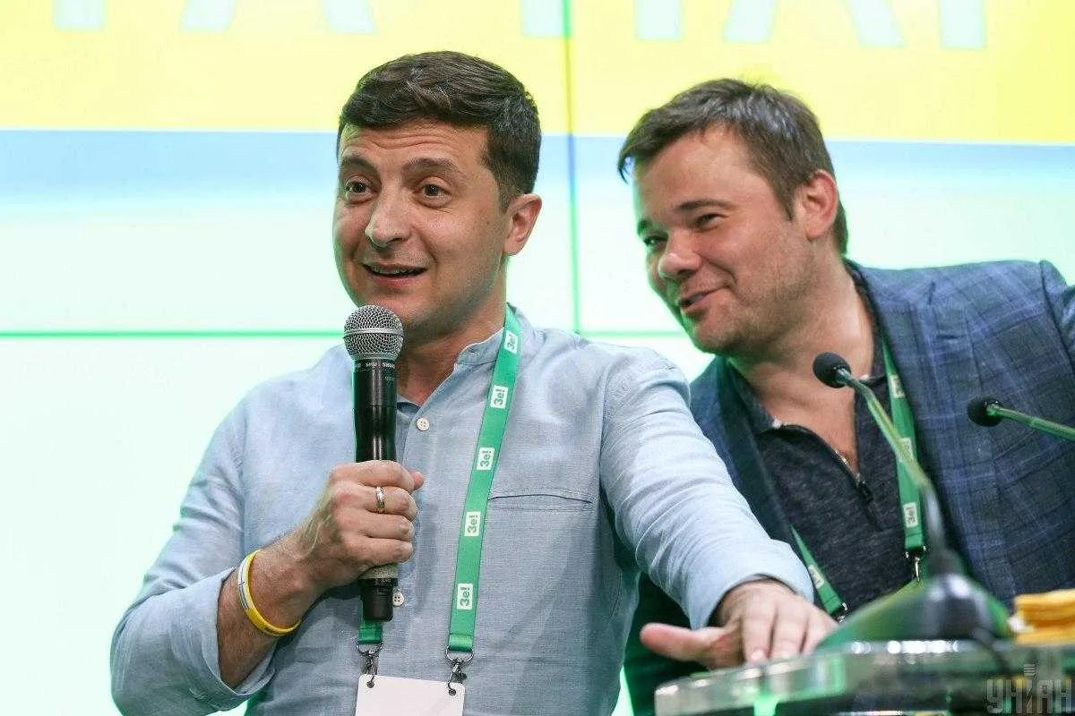 Банкова стає центром ухвалення рішень для всіх гілок влади
