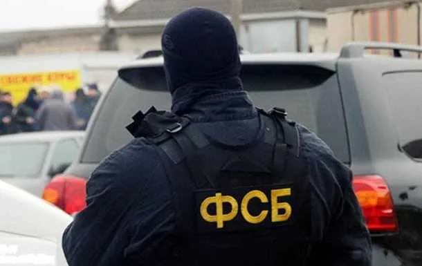 Спецслужбы РФ задерживают украинцев на границе с Крымом, – СБУ – From-UA: Новини України