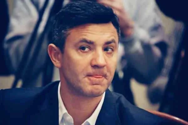 Николая Тищенко высмеяли за “песочные замки” – From-UA: Новини України