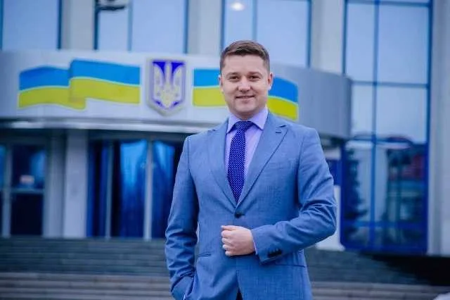 Олександр Третяк переміг на виборах мера Рівного. ДВК порахували 100% голосів – From-UA: Новини України