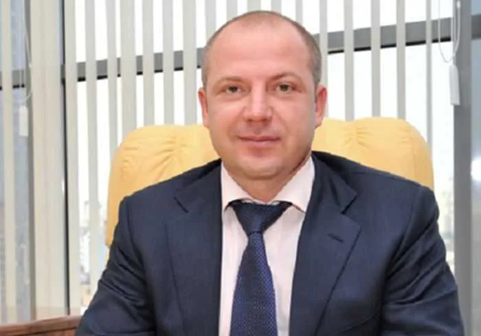 Виталий Колесников – неуловимый схематозник сбежал от правосудия в Россию
