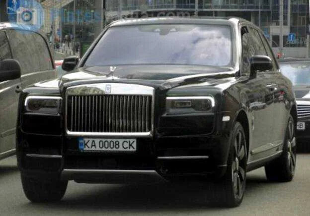 Пуля Евгений Валерьевич – конвертатор, который ездит по Киеву на двух машинах за $1,2 млн и пулеметом в багажнике