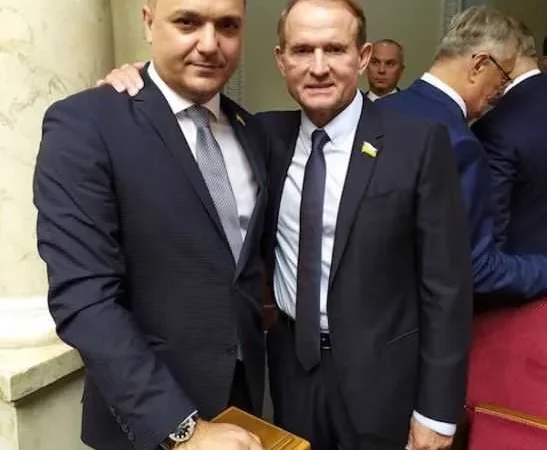 Головний бойовик Медведчука захистив дисертацію з такими ж підробками, як у Киви – From-UA: Новини України