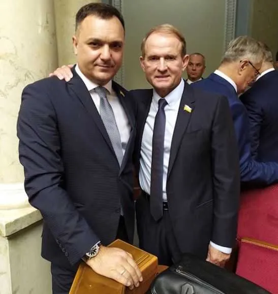 Головний бойовик Медведчука захистив дисертацію з такими ж підробками, як у Киви