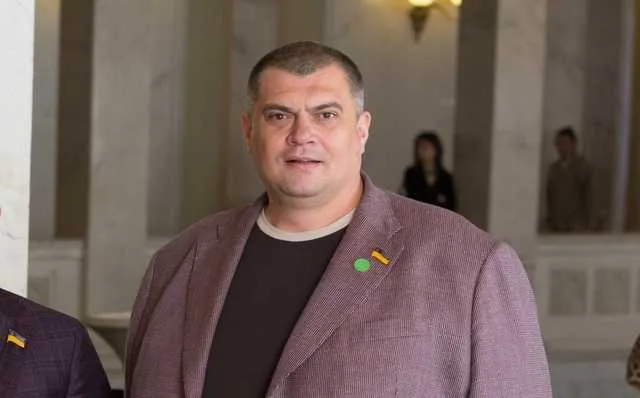 Брат и помощник нардепа “Юзика” наладили коррупционную схему по продаже щебня – From-UA: Новини України