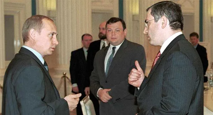 Михаил Фридман, Петр Авен. Росолигархи хотят спрятать свои активы от санкций в Украине – From-UA: Новини України