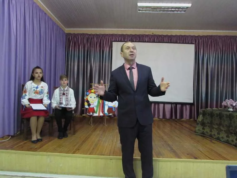 На скандального викладача КНУ ім. Шевченко – Захарченко Петра Павловича колеги подали в суд за наклеп