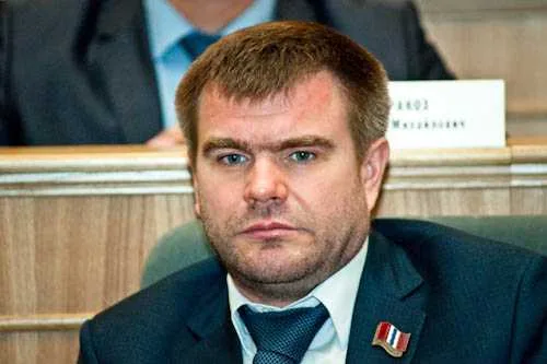 Сергей Головачев – трубочист из Омска полирует лишь адалтов