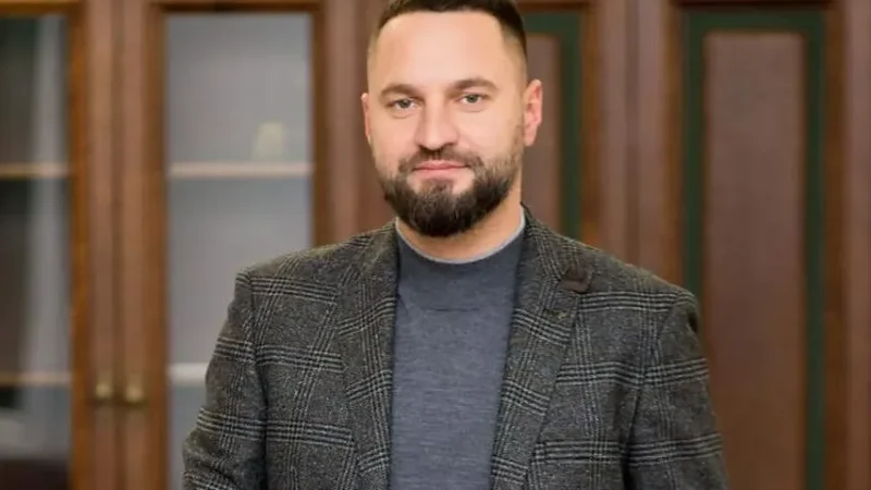 Меньшиков Даниил Алексеевич набивает карманы на Львовской таможне – From-UA: Новини України