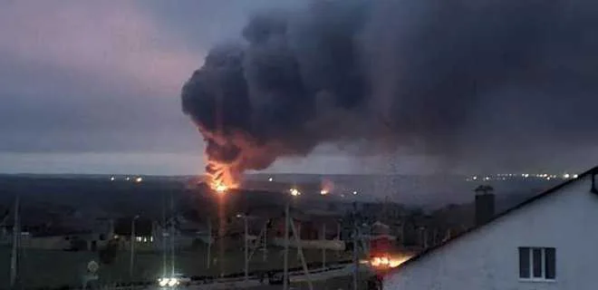 Под Белгородом в России горит и взрывается склад боеприпасов также взрывы в Курске и Воронеже (ВИДЕО)