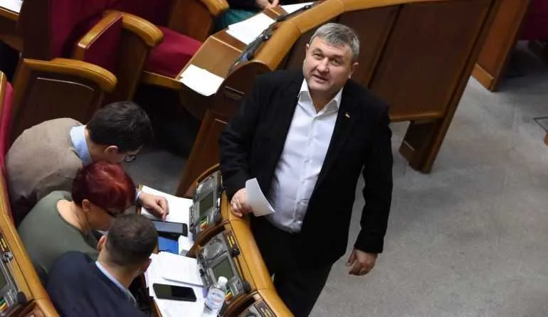 Сергій Литвиненко – “слуга”, антимайданівець, людина Медведчука, продовжує нелегальну торгівлю спиртом – From-UA: Новини України