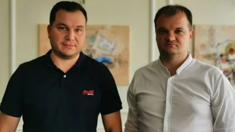 Дмитро Живицький та Роман Гученко. Як дефіцитним пальним торгували голова Сумськї ОДА та його радник – From-UA: Новини України