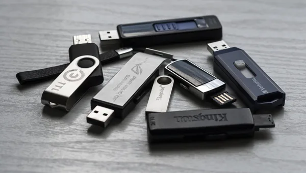 Как правильно выбрать Power Bank и USB-накопитель