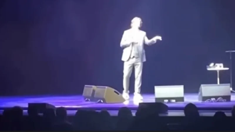 Появилось видео, как юморист Галкин ответил «Героям слава!» на «Слава Украине!» – From-UA: Новини України
