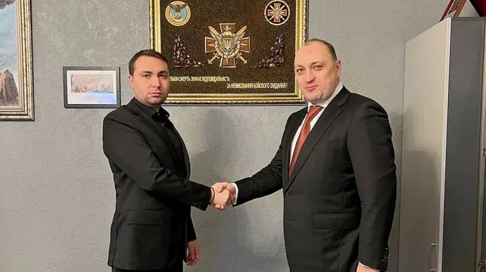 Денис Кірєєв та “казкарі”. WSJ: Хто російський шпигун, а хто герой України. Юрій Швець – From-UA: Новини України