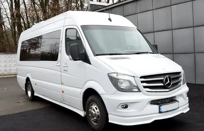 Как выбрать надежную компанию для аренды автобуса на 25 человек? – From-UA: Новини України