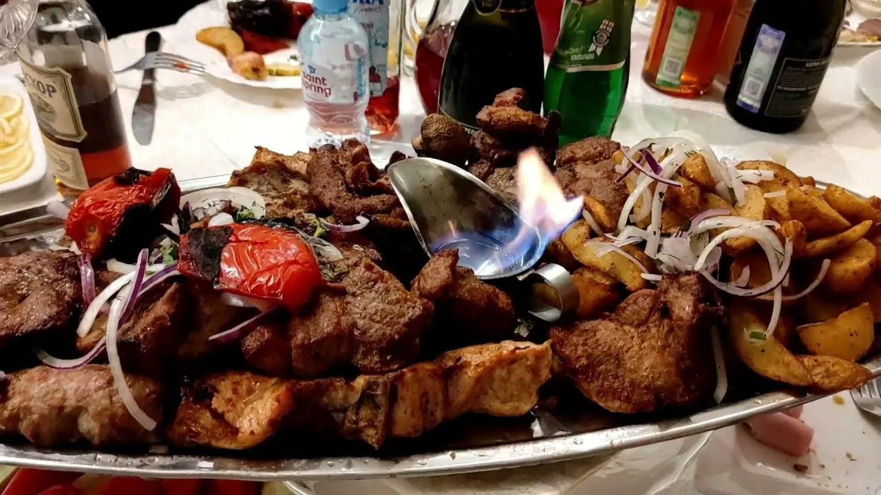 Проведение корпоратива в кафе: сэкономленное времени, вкусная еда и комфорт