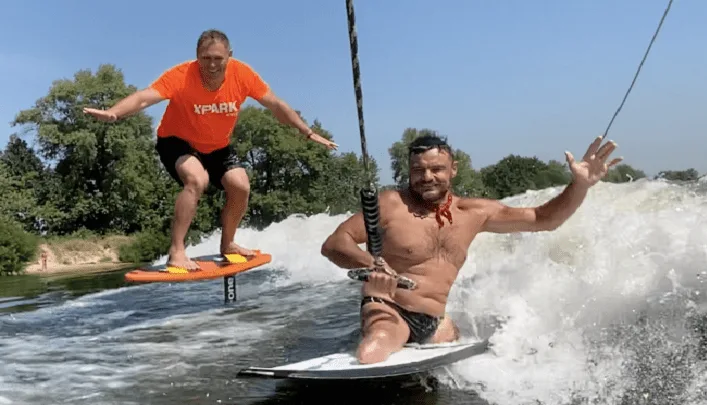X-Park без ніг на серф - ветерани війни підкорили хвилі у столичному спортивно-розважальному комплексі X-Парк. ВІДЕО