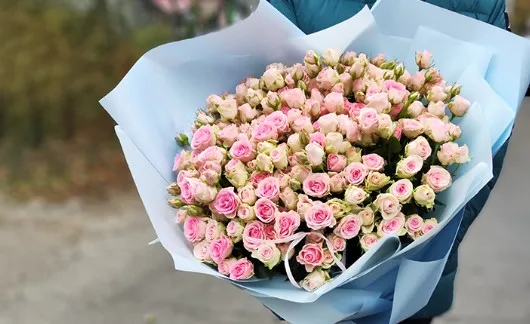 Доставка квітів у Дніпрі від Royal Flowers